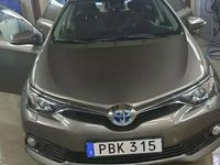 begagnad Toyota Auris Touring Sports Hybrid 1.8 136hk - 1677kr/mån