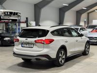 Begagnad Ford Focus ST-Line 125 HK (91 kW) 2021 Vit Kombi