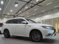 begagnad Mitsubishi Outlander P-HEV 2.4 Hybrid 4WD Business X 230hk