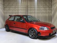 Begagnad Honda Civic 114 HK (83 kW) 1998 Röd Sedan