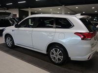 Begagnad Mitsubishi Outlander 224 HK (164 kW) 2020 Vit SUV