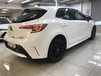 Begagnad Toyota Corolla Hybrid Active 122 HK (89 kW) 2022 Vit Halvkombi