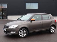 Begagnad Skoda Fabia Elegance 86 HK (63 kW) 2012 Silver Halvkombi