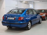 begagnad Hyundai Elantra Halvkombi 2.0 Euro 4 Ny Servad Dragkrok