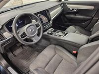 Begagnad Volvo V90 Core 253 HK (186 kW) 2024 Denimblå metallic Kombi