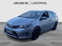 Begagnad Toyota Auris Active 132 HK (97 kW) 2013 Silver Kombi