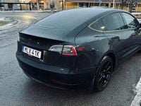 Begagnad Tesla Model 3 Standard Range Plus 239 kW (325 HK) 2019 Sedan