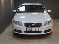 Begagnad Volvo V70 Momentum 200 HK (147 kW) 2009 Vit Kombi