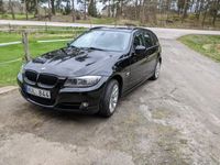 begagnad BMW 320 d xDrive Touring. 2 ägare.