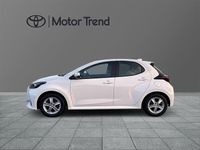 Begagnad Toyota Yaris Hybrid Active 117 HK (86 kW) 2022 Vit Halvkombi