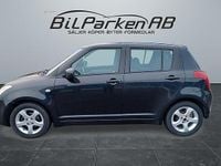 Begagnad Suzuki Swift 92 HK (67 kW) 2005 Svart Halvkombi