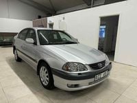 Begagnad Toyota Avensis 129 HK (94 kW) 2000 Ljusgrå Sedan