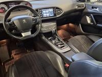 Begagnad Peugeot 308 SW Allure 150 HK (110 kW) 2015 Vit Kombi