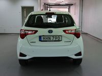 begagnad Toyota Yaris HSD 1,5 101HK MOMSBIL GPS NYSERVAD 8900 MIL