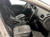 Begagnad Volvo V40 150 HK (110 kW) 2015 Vit Halvkombi