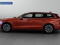 Begagnad Volvo V60 Core 355 HK (261 kW) 2023 Röd Kombi