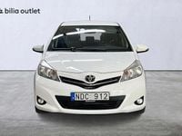 Begagnad Toyota Yaris Active 99 HK (72 kW) 2013 Vit Halvkombi