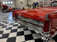 Begagnad Buick Electra 325 HK (239 kW) 1964 Röd Cab