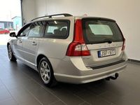 begagnad Volvo V70 2.5t Momentum 200hk Aut Drag