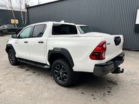 begagnad Toyota HiLux Dubbelhytt 2.8 AUT Invincible 4WD 2024, Transportbil