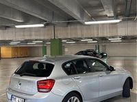 Begagnad BMW 118 143 HK (105 kW) 2012 Silvermetallic Halvkombi