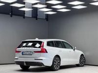 Begagnad Volvo V60 Core 253 HK (186 kW) 2022 Vit Kombi