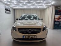 Begagnad Volvo XC60 Standard 190 HK (139 kW) 2017 Vit SUV
