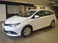 begagnad Toyota Auris Touring Sports Hybrid e-CVT (136hk) 2-Ägare / Bakkamera / Servad