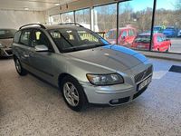 Begagnad Volvo V50 Kinetic 126 HK (92 kW) 2006 Silver Kombi