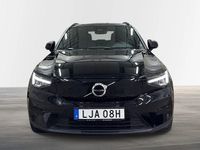 Begagnad Volvo XC40 Core 175 kW (238 HK) 2023 Svart SUV
