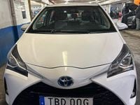 Begagnad Toyota Yaris Hybrid 101 HK (74 kW) 2019