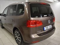Begagnad VW Touran Comfortline 105 HK (77 kW) 2013 Brun Minibuss