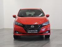 Begagnad Nissan Leaf N-Connecta 110 kW (150 HK) 2022 Röd Halvkombi