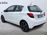 Begagnad Toyota Yaris Hybrid Active 102 HK (75 kW) 2016 Vit Halvkombi