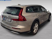 begagnad Volvo V60 CC B4 AWD Diesel Core 2023, Kombi