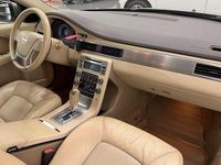 Begagnad Volvo V70 Momentum 175 HK (128 kW) 2010 Grå Kombi