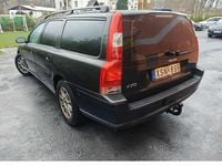 Begagnad Volvo V70 Kinetic 140 HK (102 kW) 2007 Mörkgrön (grön) Kombi