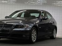 begagnad BMW 325 325i Sedan i/ SEDAN/ ADVANTAGE/ 6,998MIL/ DRAG/ TOPPSKICK/218HK