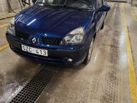 Begagnad Renault Clio II 75 HK (55 kW) 2002 Halvkombi