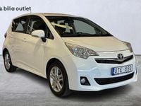 Begagnad Toyota Verso-S 99 HK (72 kW) 2012 Vit Minibuss