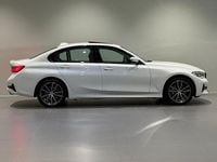 Begagnad BMW 330e Sport Line 184 HK (135 kW) 2019 Vit Sedan