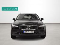 Begagnad Volvo V60 CC Momentum 197 HK (144 kW) 2022 Svart Kombi