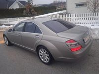 Begagnad Mercedes S500 388 HK (285 kW) 2007 Cubanitsilvermetallic Sedan