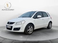 Begagnad Suzuki SX4 120 HK (88 kW) 2011 Vit Halvkombi