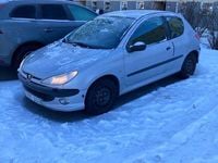 Begagnad Peugeot 206 109 HK (80 kW) 2003 Halvkombi