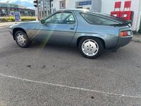 Begagnad Porsche 928 310 HK (228 kW) 1984 Gråblåmetallic Sportkupé