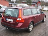 Begagnad Volvo V70 146 HK (107 kW) 2009 Röd Kombi