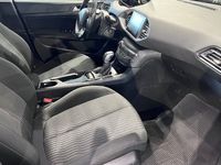 begagnad Peugeot 308 Classique 1,6 BlueHDi Aut - S V hjul 2017, Halvkombi