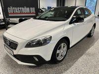 Begagnad Volvo V40 CC Momentum 177 HK (130 kW) 2014 Ice white med klarlack Kombi