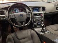 Begagnad Volvo V60 Kinetic 120 HK (88 kW) 2016 Vit Kombi